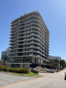 APTO CON SERVICIOS A ESTRENAR