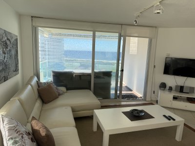 Playa Brava - Piso alto, vista al mar y mucho sol