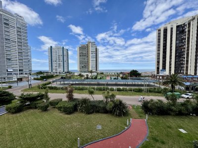 Venta Apartamento 2 Dormitorios - 100 metros playa Brava