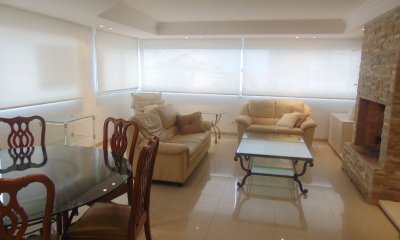 Apartamento en Peninsula 3 dormitorios, excelente estado de conservación