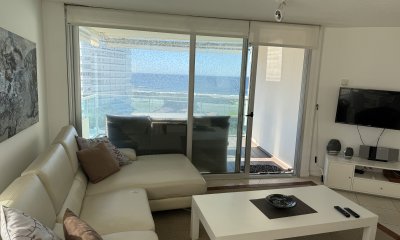 Playa Brava - Piso alto, vista al mar y mucho sol