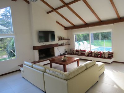 Casa en , 4 dormitorios *