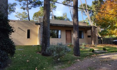 Muy linda casa ubicada en un entorno ideal para vivir
