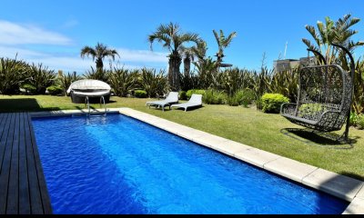 Apartamento en Manantiales a la venta de 3 dormitorios