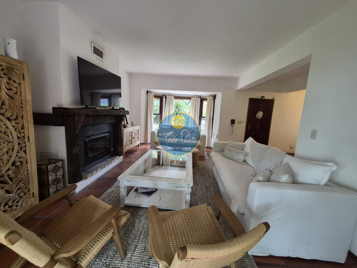 CASA EN ALQUILER EN PUNTA DEL ESTE - TDP9494C