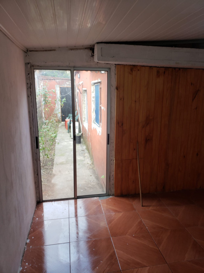 Casa ID.307 - CONJUNTO DE CASA Y APTOS. EN VENTA, CON RENTA