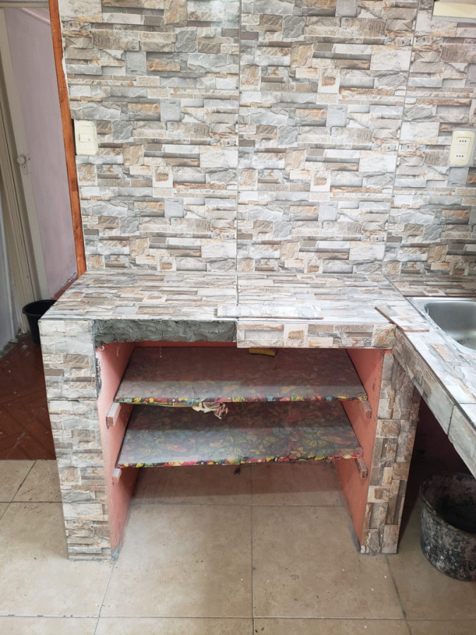 Casa ID.307 - CONJUNTO DE CASA Y APTOS. EN VENTA, CON RENTA