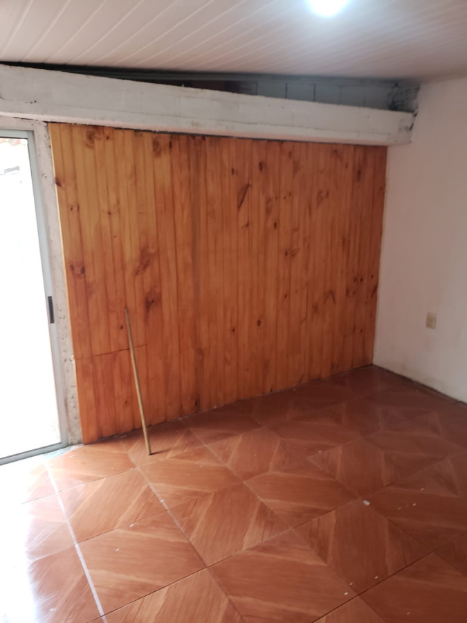 Casa ID.307 - CONJUNTO DE CASA Y APTOS. EN VENTA, CON RENTA