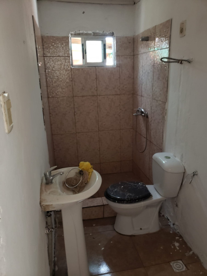 Casa ID.307 - CONJUNTO DE CASA Y APTOS. EN VENTA, CON RENTA