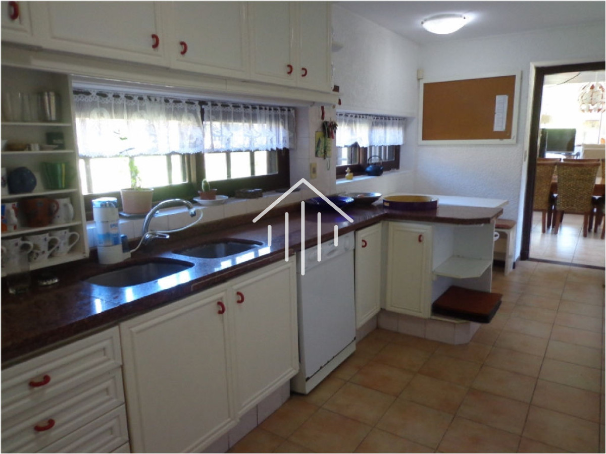 Casa ID.8 - ALQUILER Y VENTA DE CASA PUNTA DEL ESTE, zona LUGANO