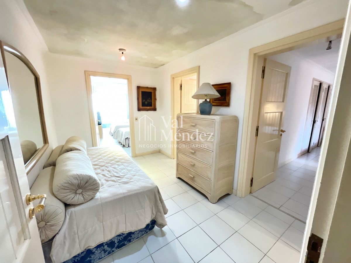 Apartamento ID.1516 - VENTA DE APARTAMENTO EN PUNTA DEL ESTE, zona PUERTO