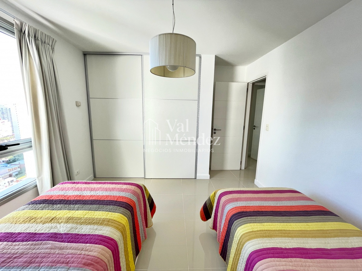 Apartamento ID.1271 - Apartamento Torre con servicios en PUNTA DEL ESTE zona BRAVA
