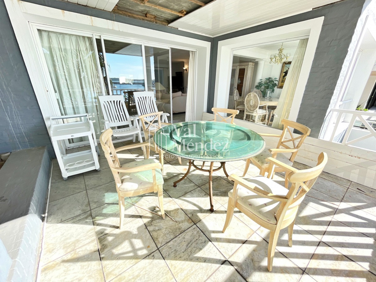 Apartamento ID.1516 - VENTA DE APARTAMENTO EN PUNTA DEL ESTE, zona PUERTO