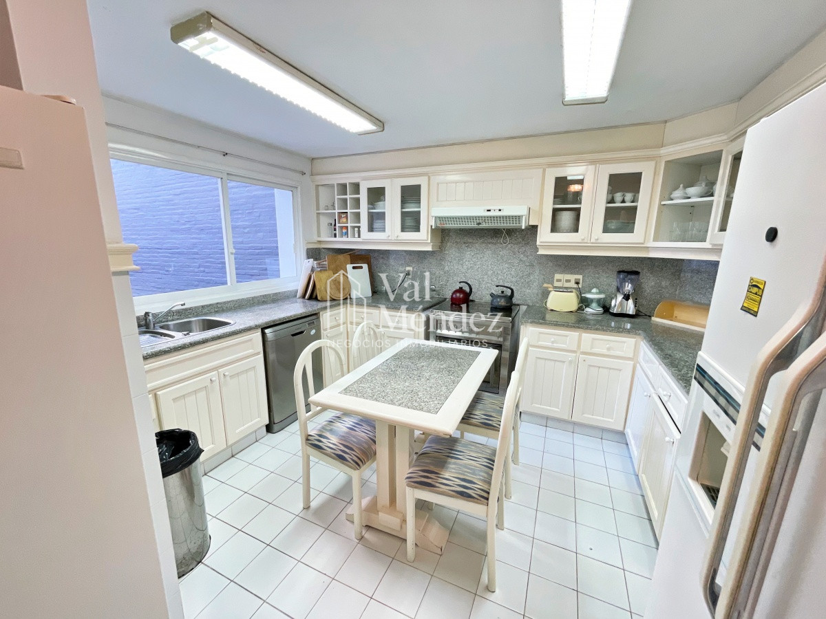 Apartamento ID.1516 - VENTA DE APARTAMENTO EN PUNTA DEL ESTE, zona PUERTO