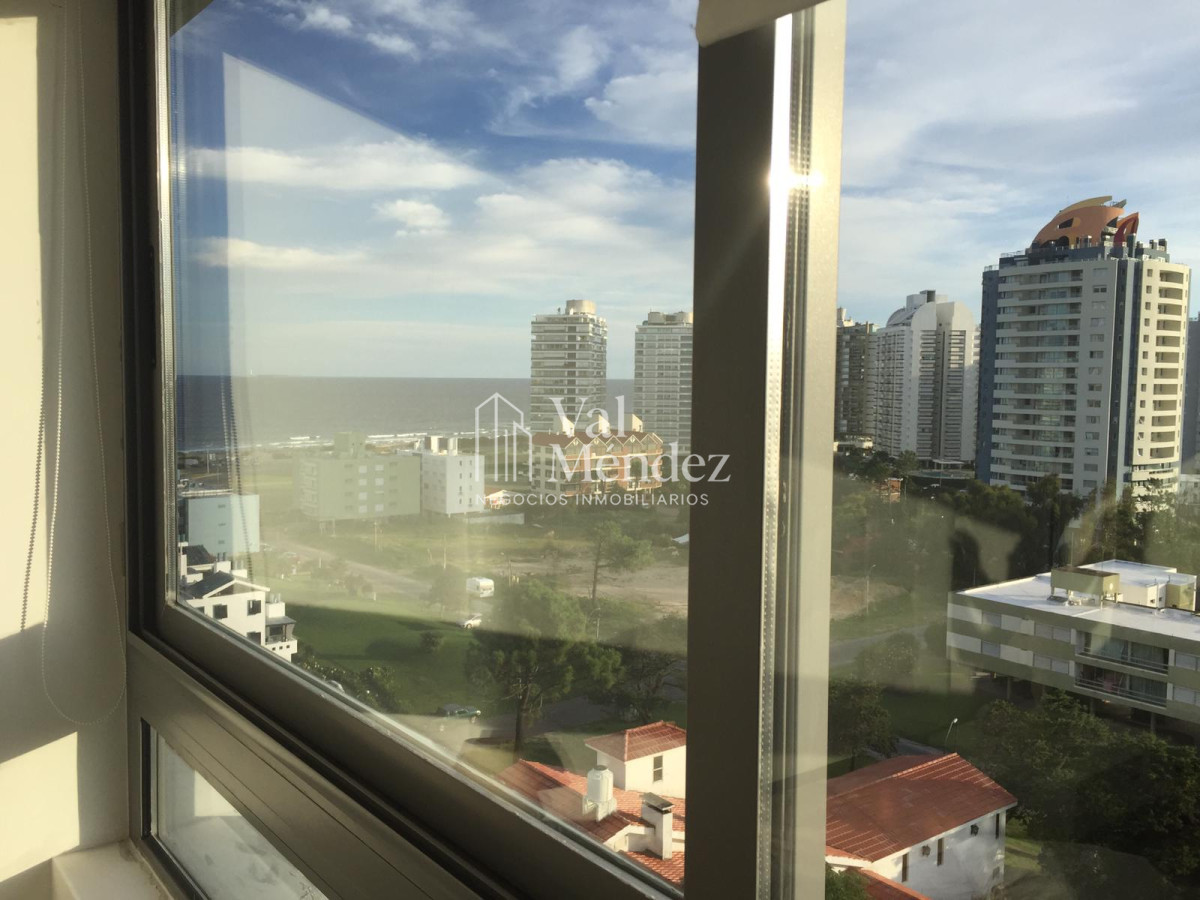 Apartamento ID.1080 - ALQUILER DE APARTAMENTO EN PUNTA DEL ESTE zona BRAVA
