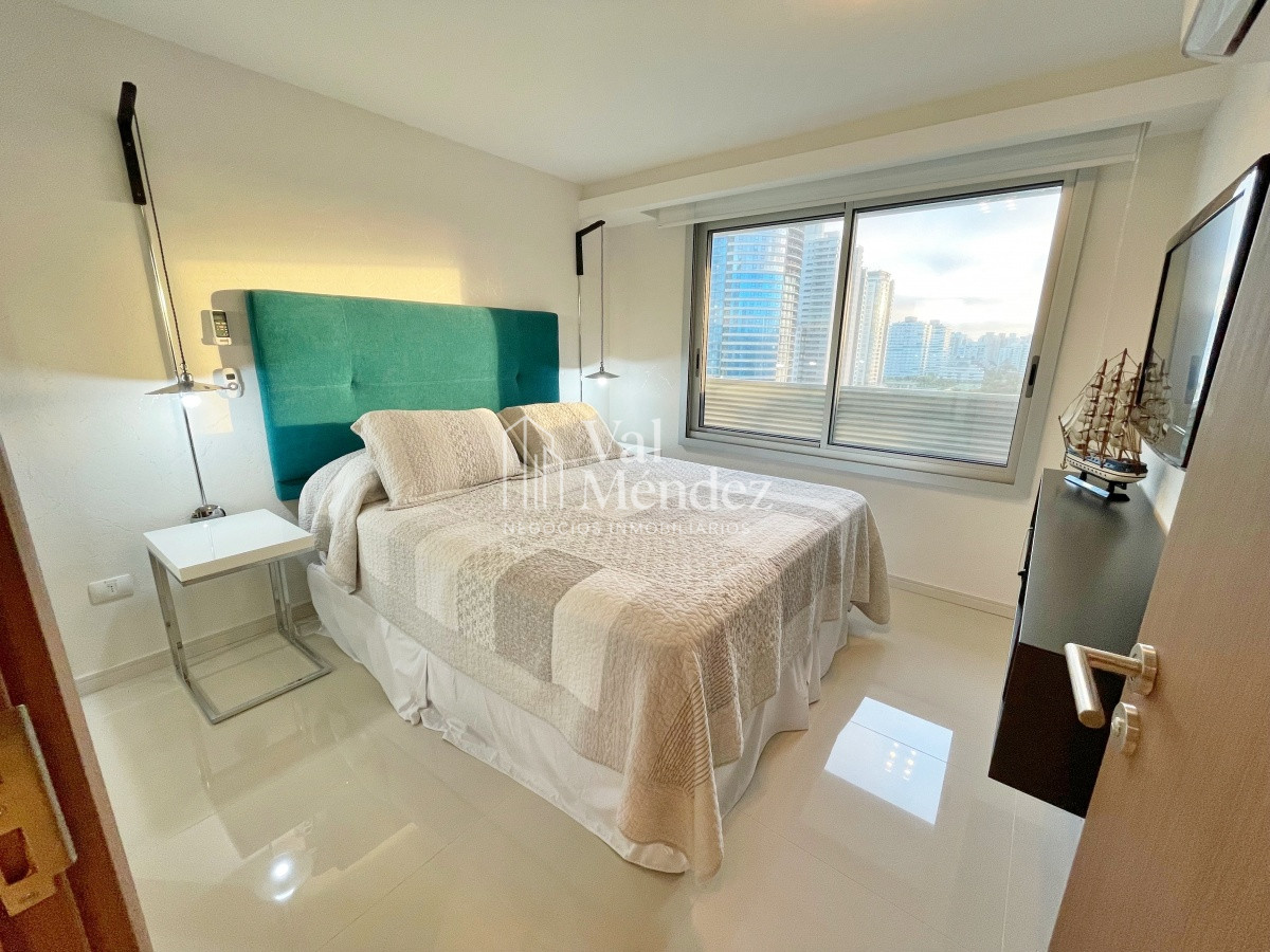 Apartamento ID.1466 - Apto en Torre Look en alquiler de temporada - PUNTA DEL ESTE zona BRAVA