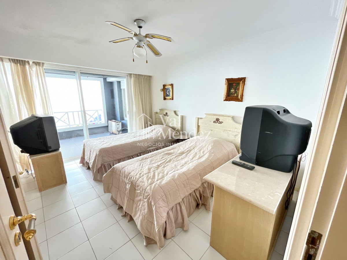 Apartamento ID.1516 - VENTA DE APARTAMENTO EN PUNTA DEL ESTE, zona PUERTO