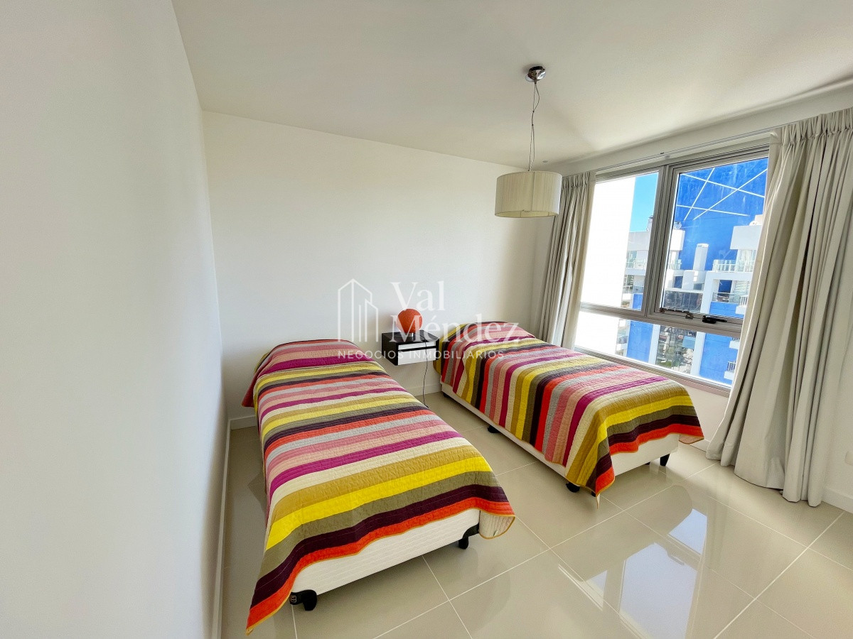 Apartamento ID.1271 - Apartamento Torre con servicios en PUNTA DEL ESTE zona BRAVA