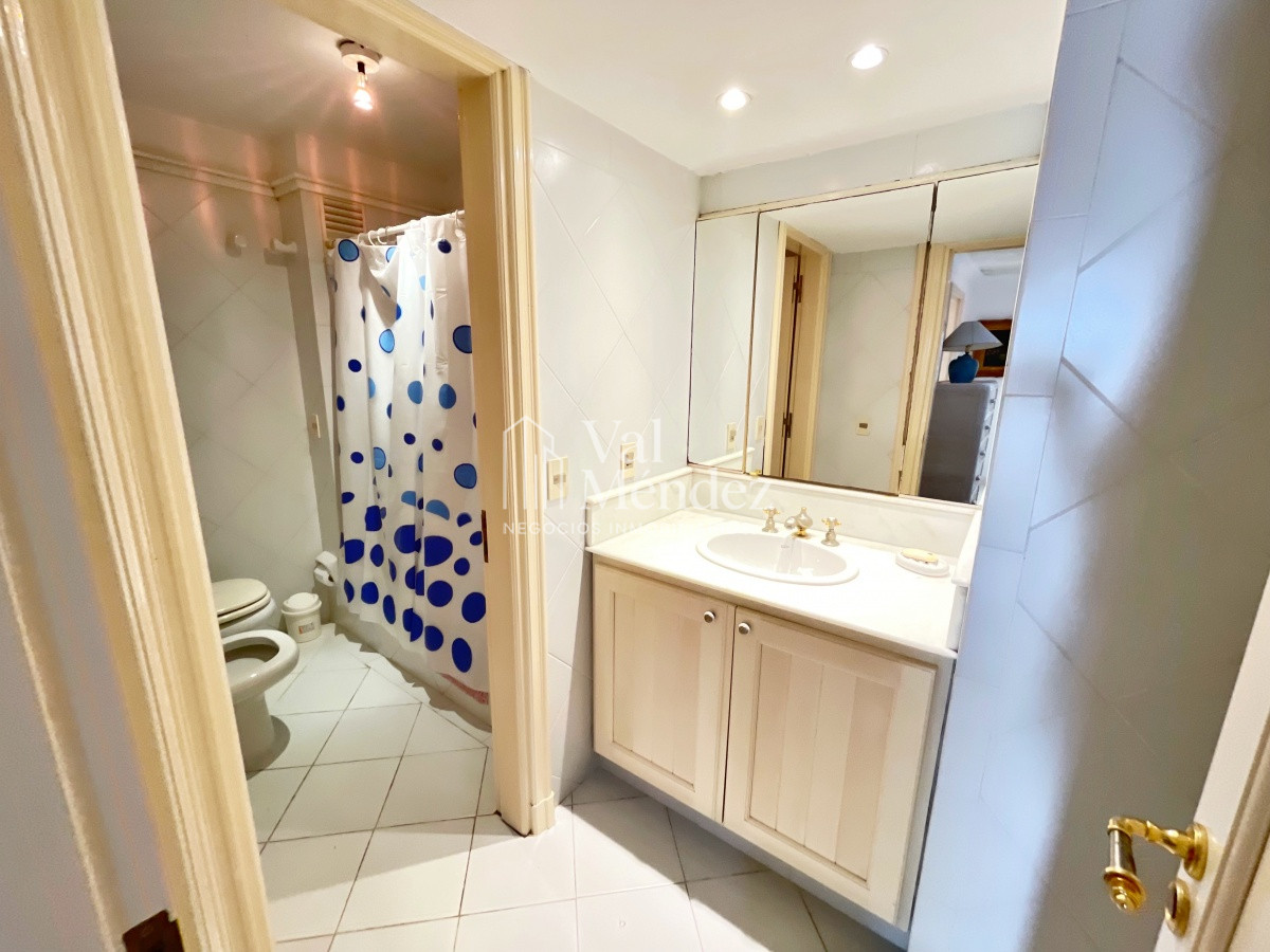 Apartamento ID.1516 - VENTA DE APARTAMENTO EN PUNTA DEL ESTE, zona PUERTO