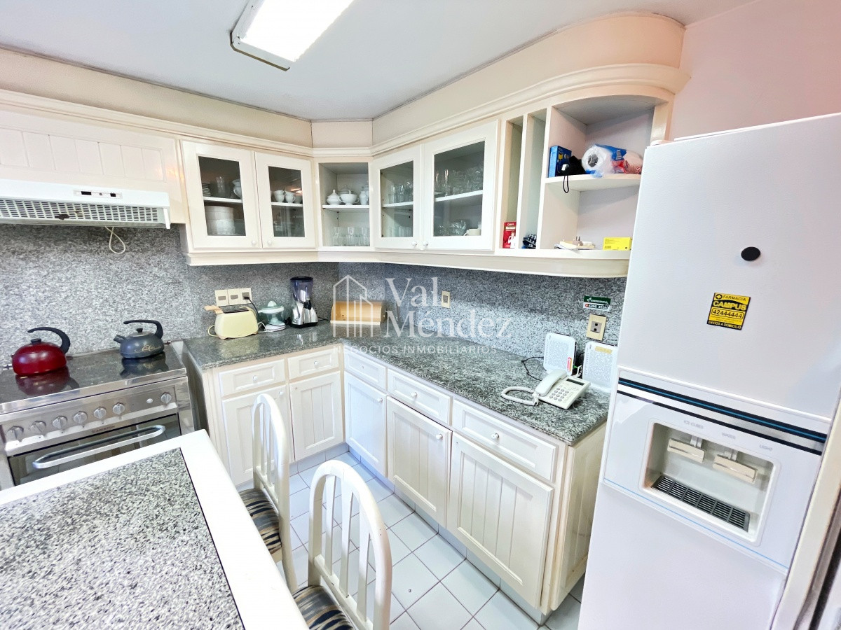 Apartamento ID.1516 - VENTA DE APARTAMENTO EN PUNTA DEL ESTE, zona PUERTO