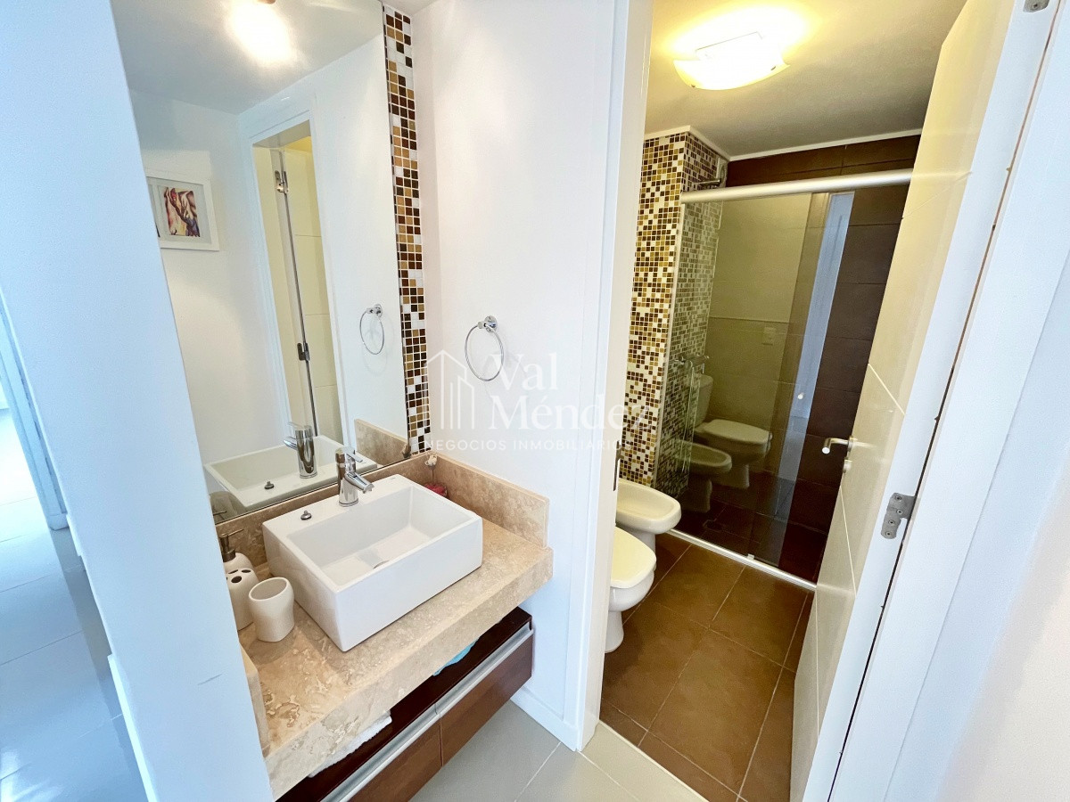 Apartamento ID.1271 - Apartamento Torre con servicios en PUNTA DEL ESTE zona BRAVA