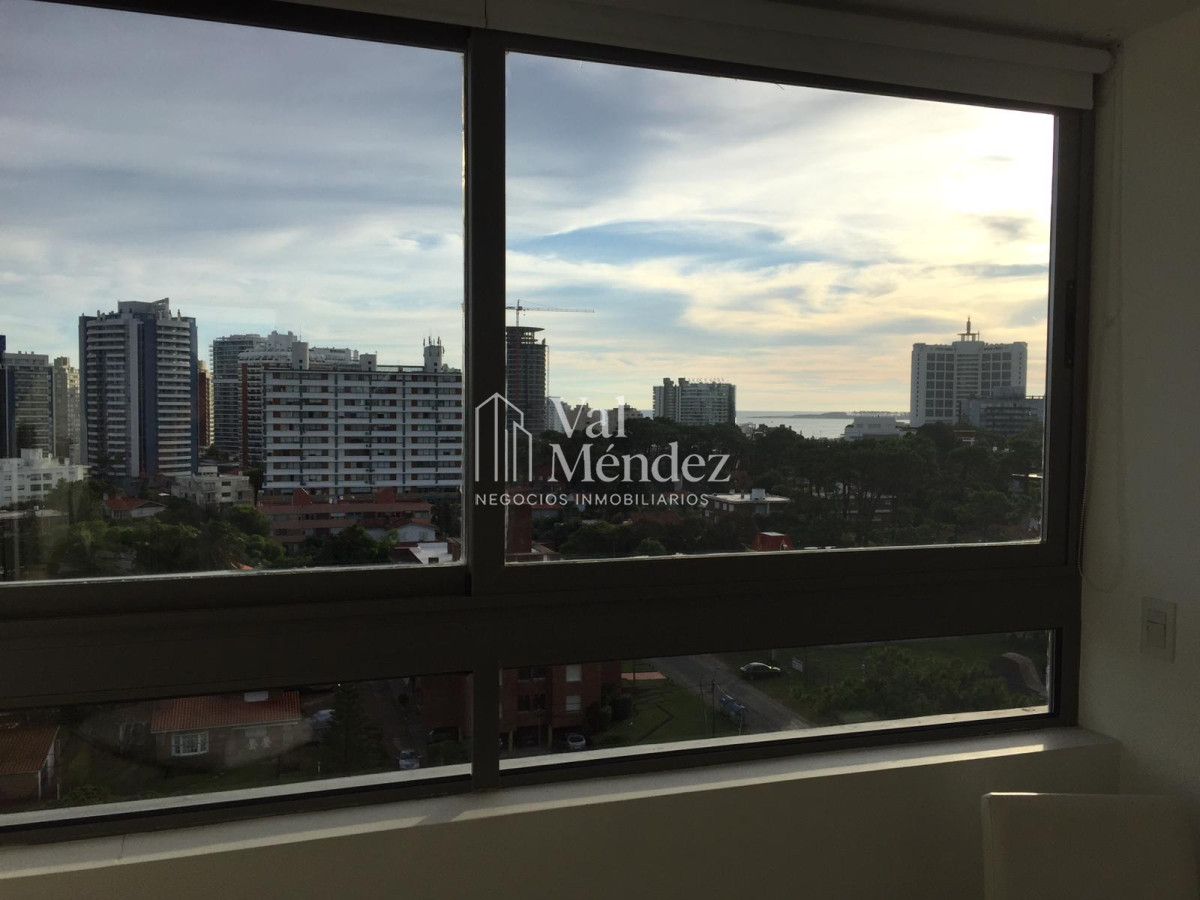 Apartamento ID.1080 - ALQUILER DE APARTAMENTO EN PUNTA DEL ESTE zona BRAVA