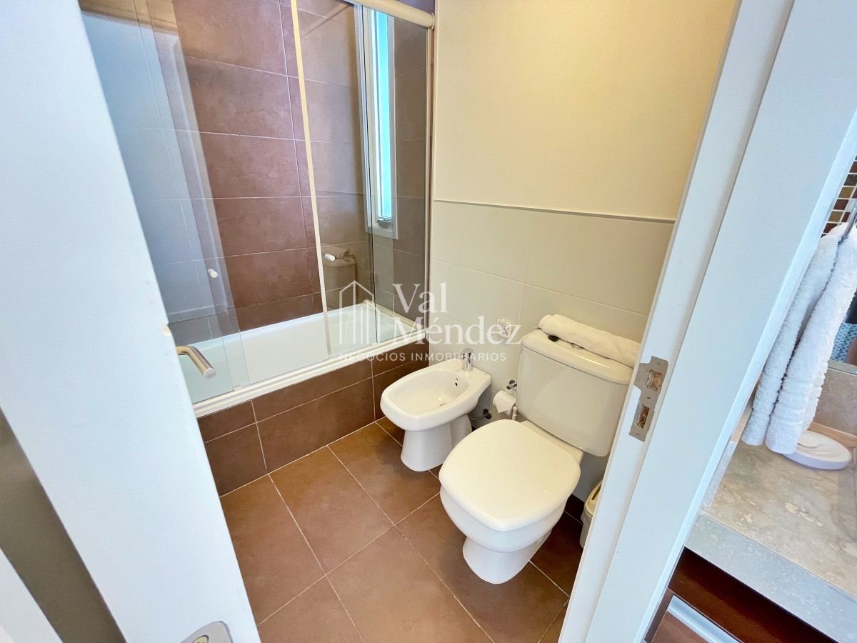 Apartamento ID.1271 - Apartamento Torre con servicios en PUNTA DEL ESTE zona BRAVA