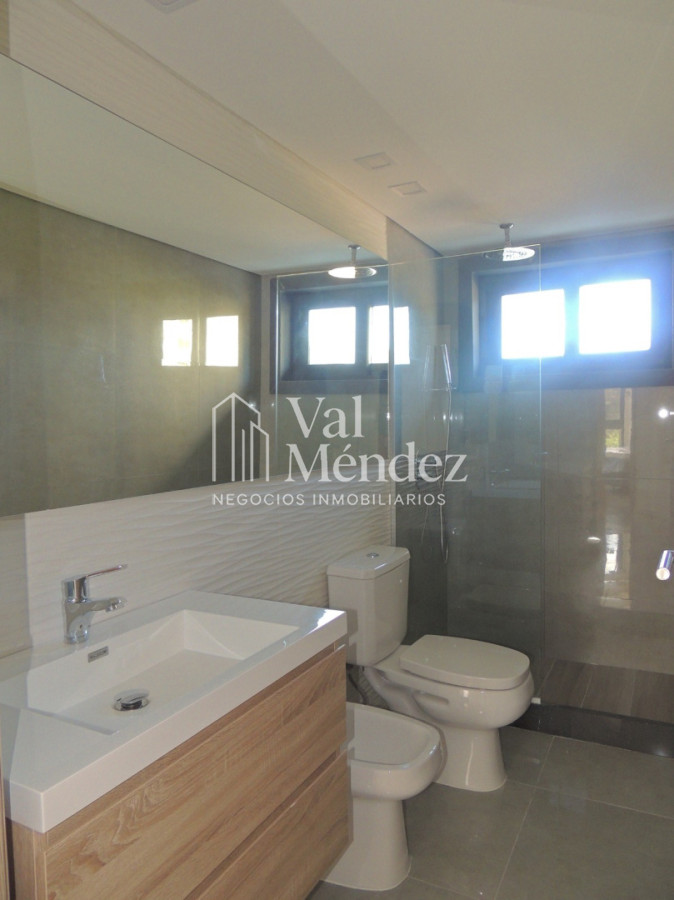 Apartamento ID.3813 - DEPARTAMENTO EN ALQUILER ANUAL EN PUNTA DEL ESTE