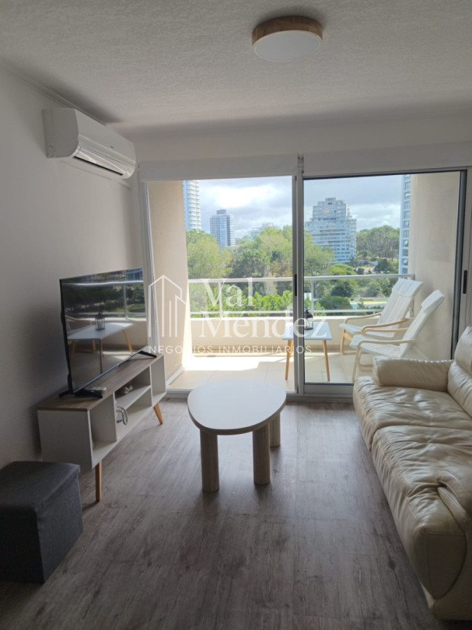 Apartamento ID.855 - Apartamento en venta-PUNTA DEL ESTE zona BRAVA