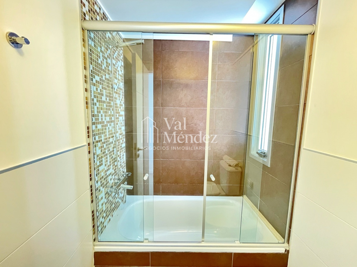 Apartamento ID.1271 - Apartamento Torre con servicios en PUNTA DEL ESTE zona BRAVA