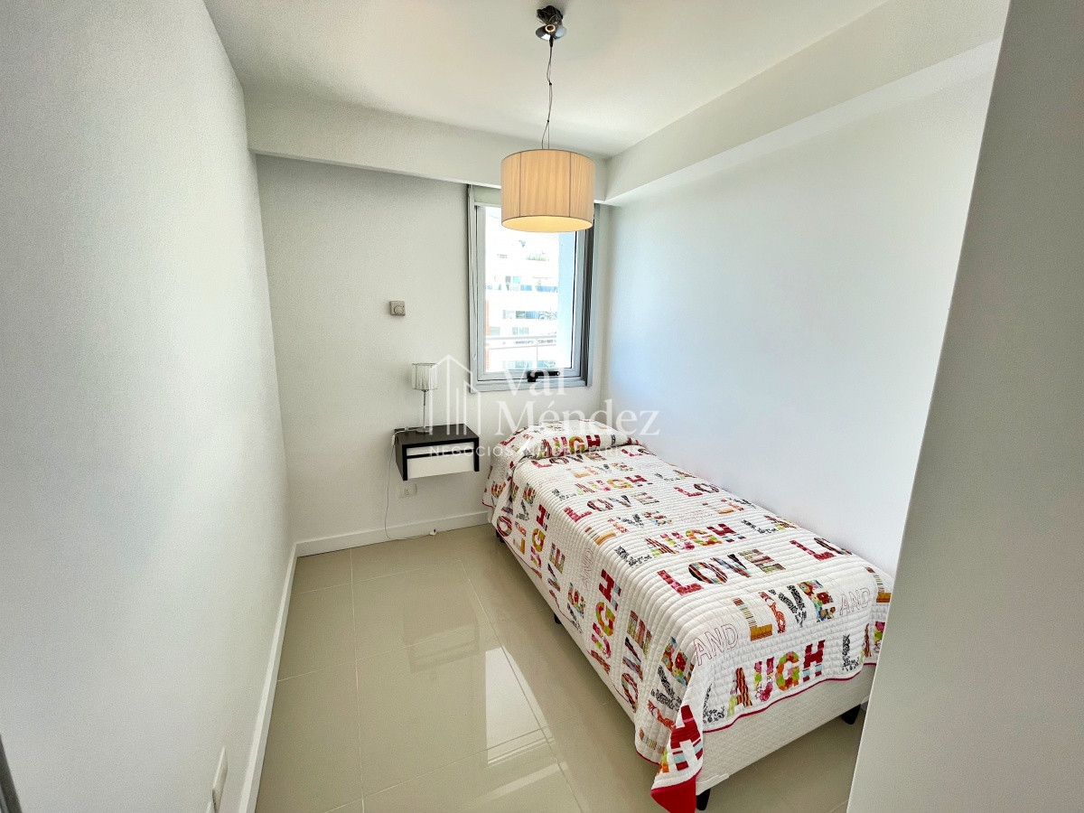 Apartamento ID.1271 - Apartamento Torre con servicios en PUNTA DEL ESTE zona BRAVA
