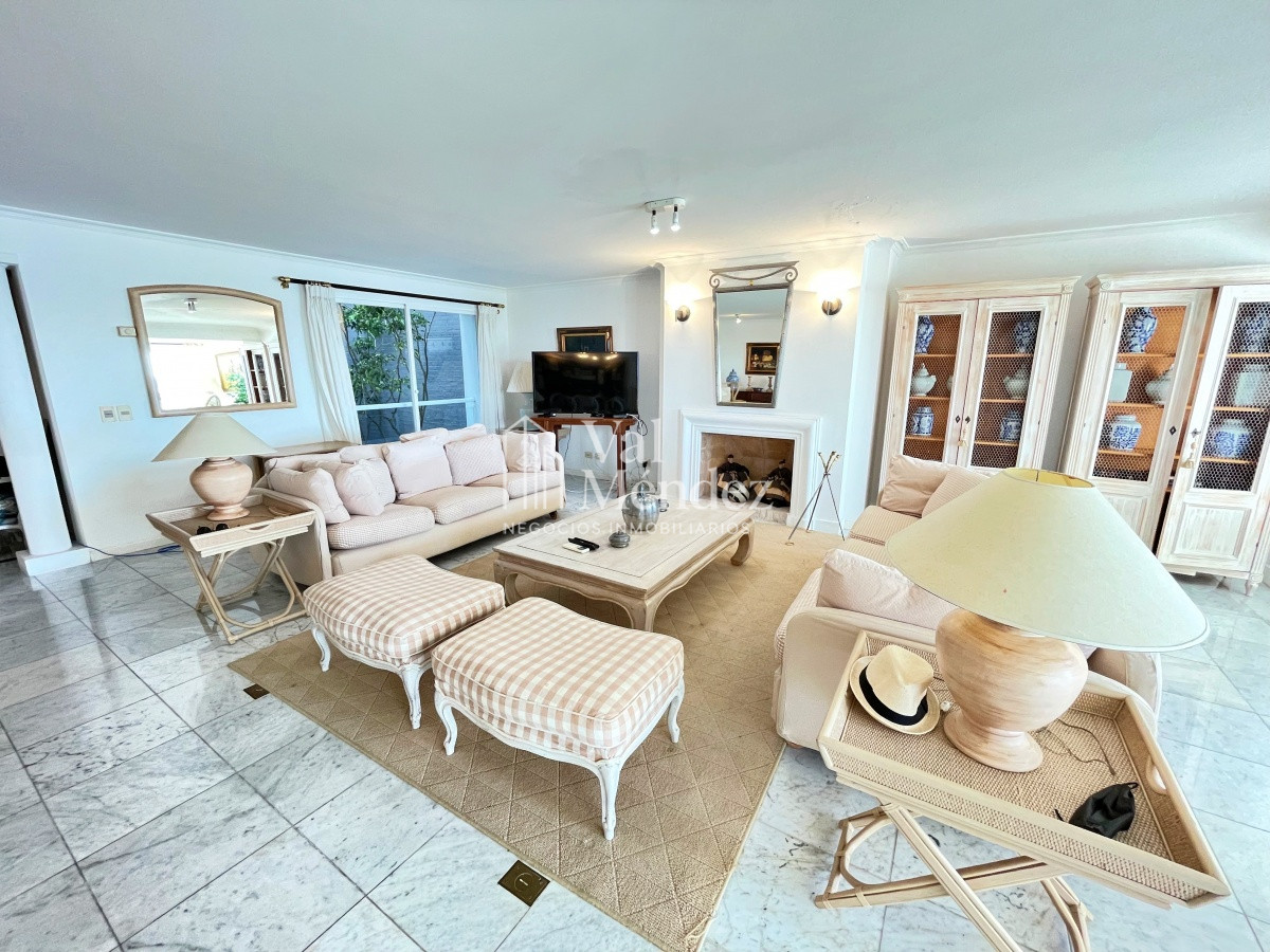 Apartamento ID.1516 - VENTA DE APARTAMENTO EN PUNTA DEL ESTE, zona PUERTO