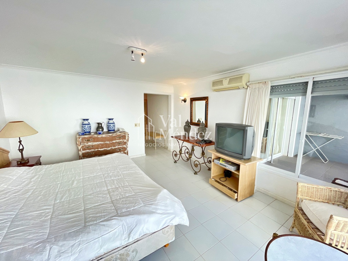 Apartamento ID.1516 - VENTA DE APARTAMENTO EN PUNTA DEL ESTE, zona PUERTO