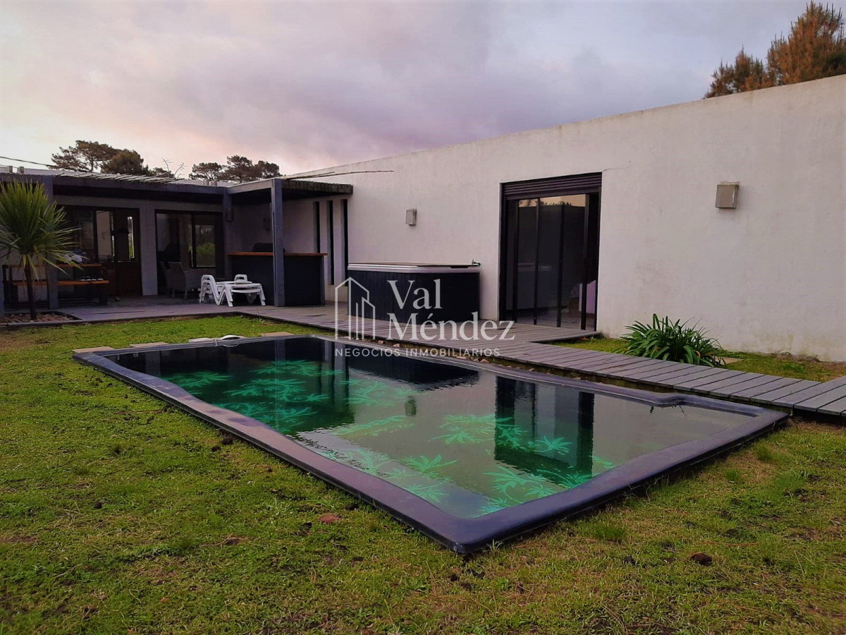 Casa ID.1066 - PUNTA DEL ESTE, zona TIO TOM 