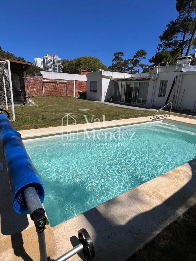 Casa ID.823 - CASA EN ALQUILER, PUNTA DEL ESTE zona San Rafael