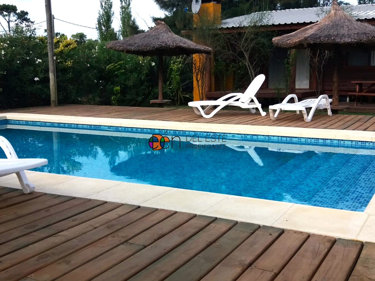 Casa ID.11 -   Complejo en Ocean Park de 4 cabañas con piscina, cancha de futbol y juego para niños