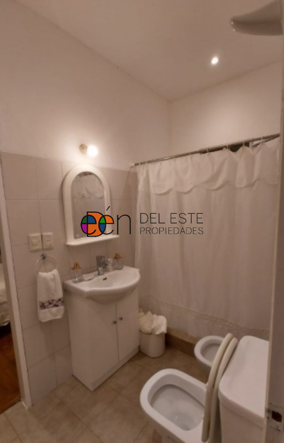 Casa ID.3 -   Casa en venta  a 300 mts del mar, hermoso parque con piscina y gran barbacoa.