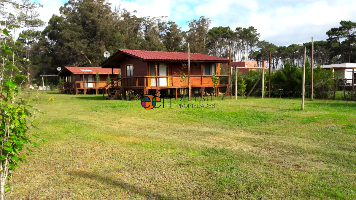Casa ID.11 -   Complejo en Ocean Park de 4 cabañas con piscina, cancha de futbol y juego para niños
