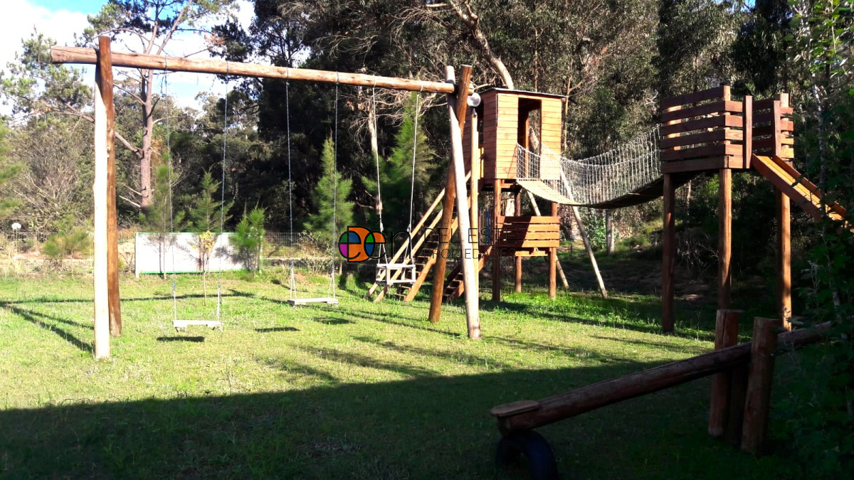 Casa ID.11 -   Complejo en Ocean Park de 4 cabañas con piscina, cancha de futbol y juego para niños