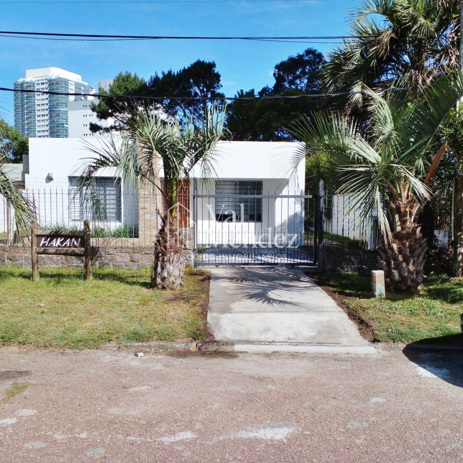 Casa ID.1122 - ALQUILER DE CASA EN PUNTA DEL ESTE, zona MANSA