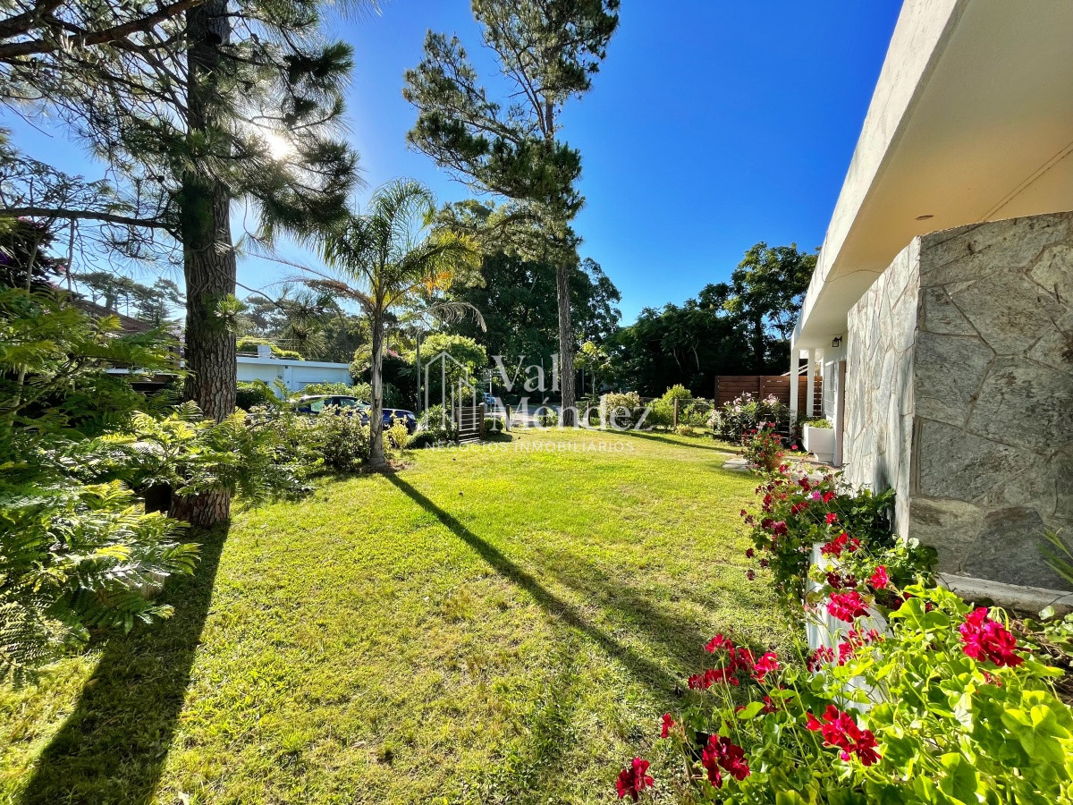 Casa ID.823 - CASA EN ALQUILER, PUNTA DEL ESTE zona San Rafael