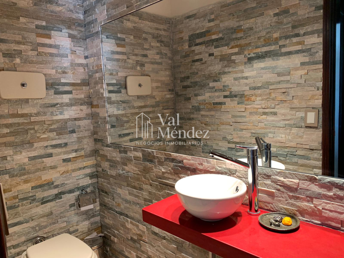 Casa ID.1030 - ALQUILER Y VENTA DE CASA PUNTA DEL ESTE, zona LUGANO