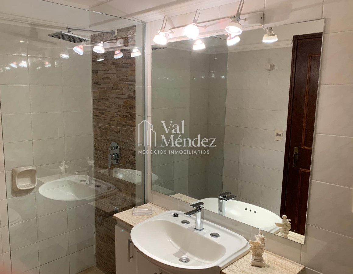 Casa ID.1030 - ALQUILER Y VENTA DE CASA PUNTA DEL ESTE, zona LUGANO