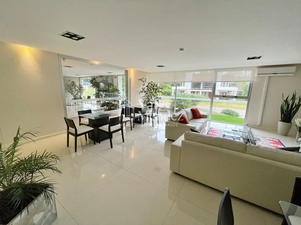 Apartamento ID.855 - Apartamento en venta-PUNTA DEL ESTE zona BRAVA