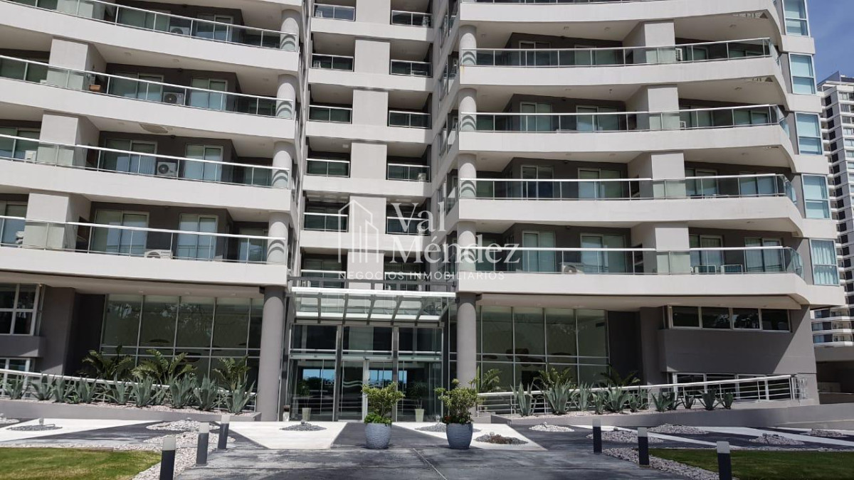 Apartamento ID.1466 - Apto en Torre Look en alquiler de temporada - PUNTA DEL ESTE zona BRAVA