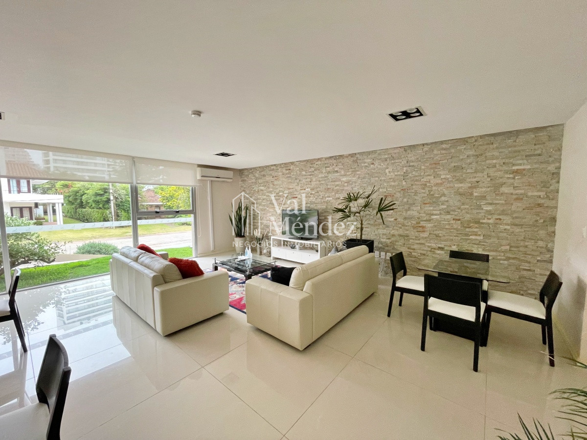 Apartamento ID.855 - Apartamento en venta-PUNTA DEL ESTE zona BRAVA