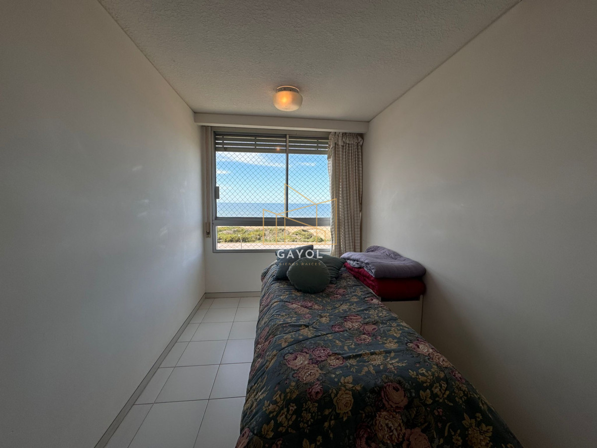 Apartamento ID.1025 - Alquiler de temporada 3 dormitorios y servicio Primera linea playa brava 