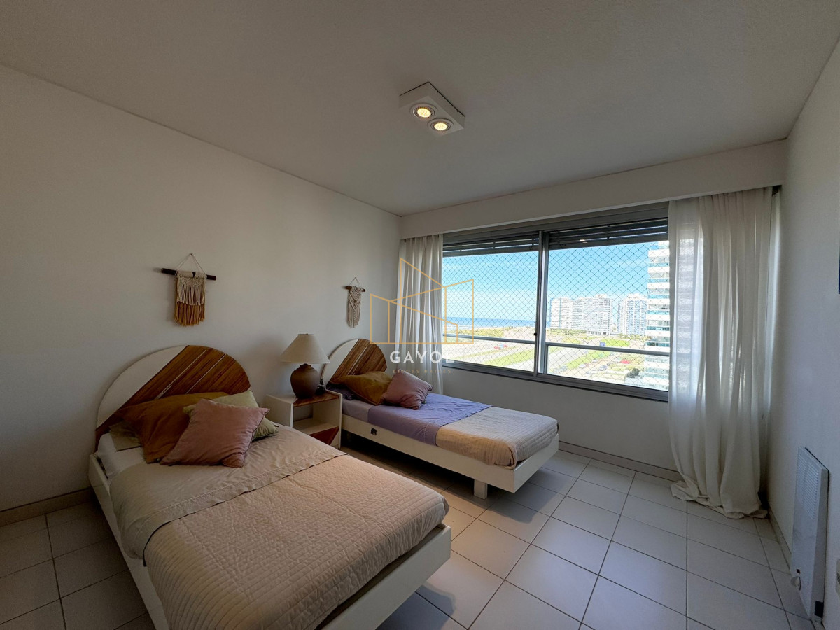 Apartamento ID.1025 - Alquiler de temporada 3 dormitorios y servicio Primera linea playa brava 