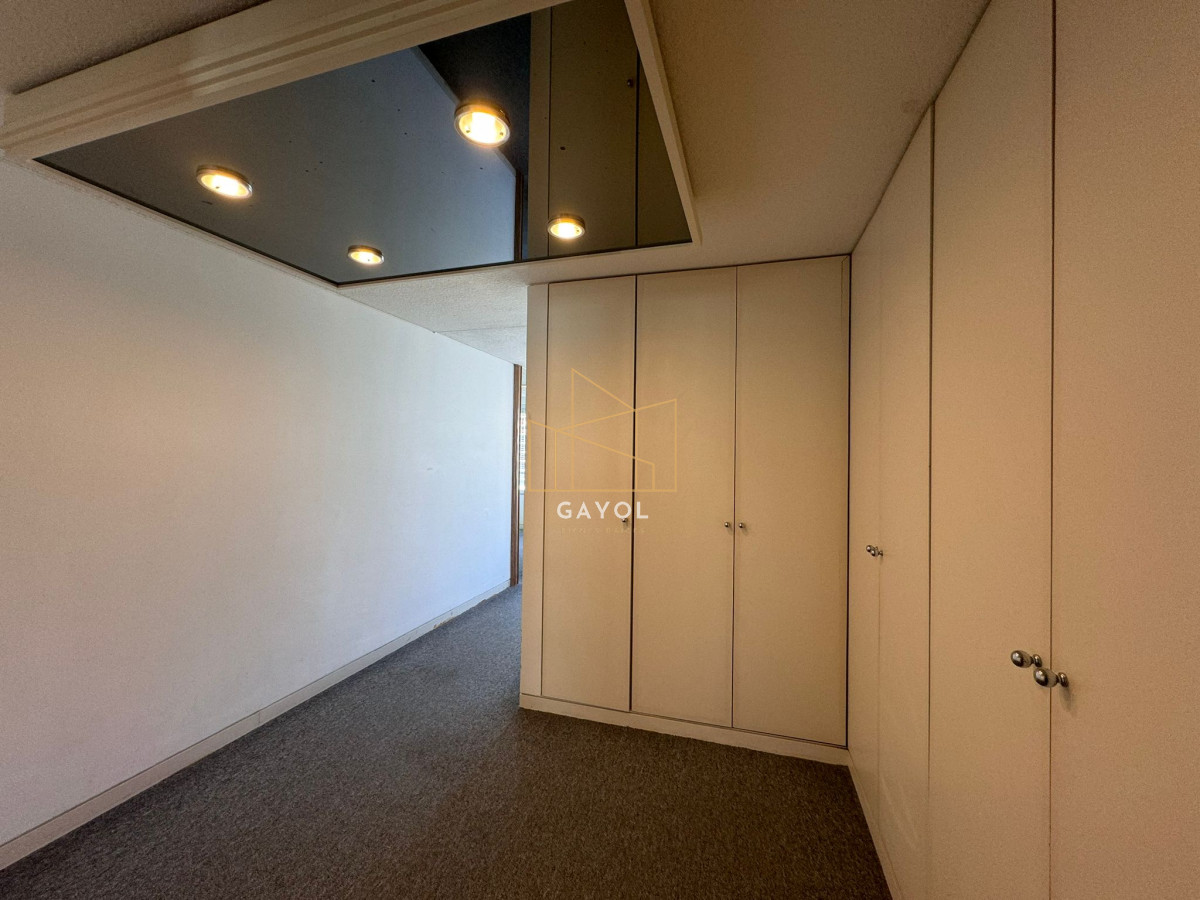 Apartamento ID.1025 - Alquiler de temporada 3 dormitorios y servicio Primera linea playa brava 