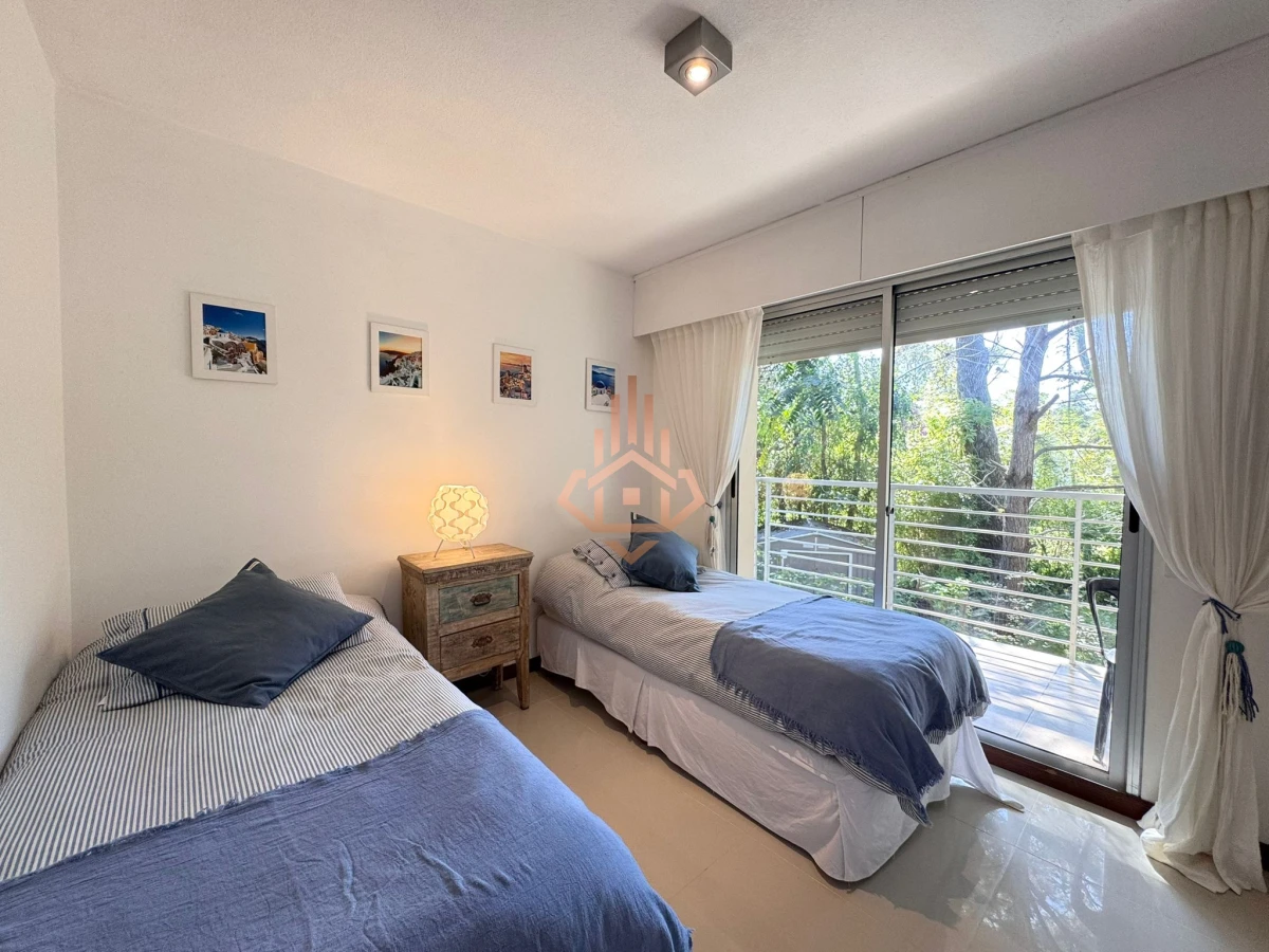 En venta 2 dormitorios con parrillero, en Playa Brava, Rincón del Indio.